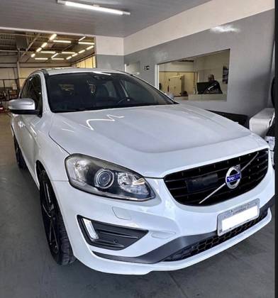 VOLVO XC60 2.0 T6 R DESIGN TURBO GASOLINA 4P AUTOMÁTICO VOLVO XC60 2.0 T6 R DESIGN TURBO GASOLINA 4P AUTOMÁTICO